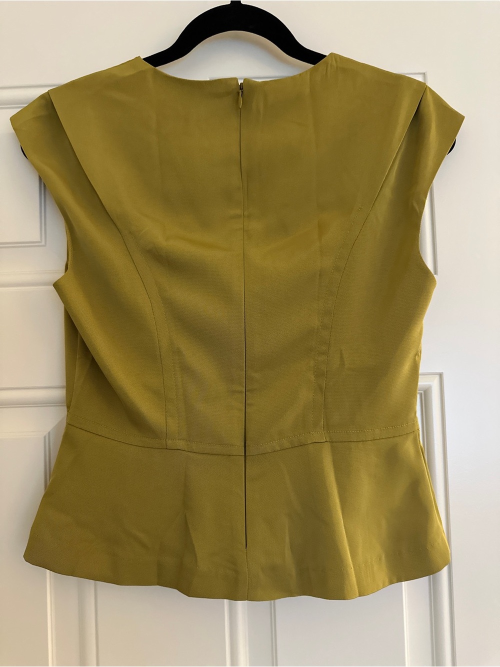 Banana Republic V-Neck Cap Sleeve Top - Picture 2 of 4